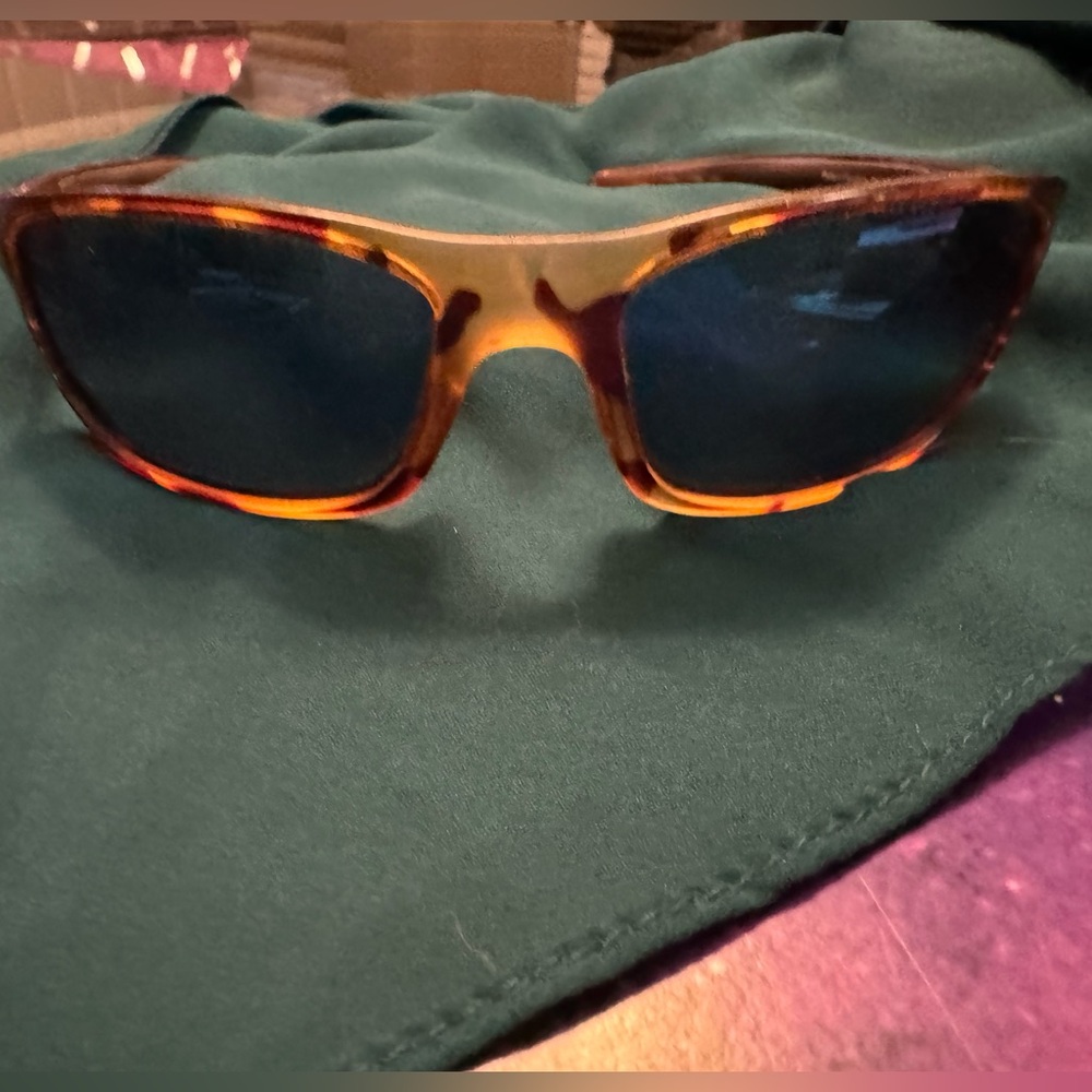 Costa Del Mar polarized whitetip tortoiseshell sunglasses
